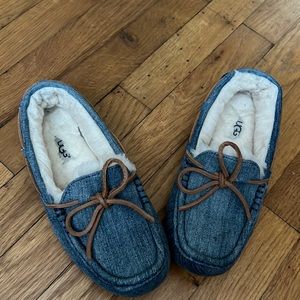 Ladies UGG moccasins